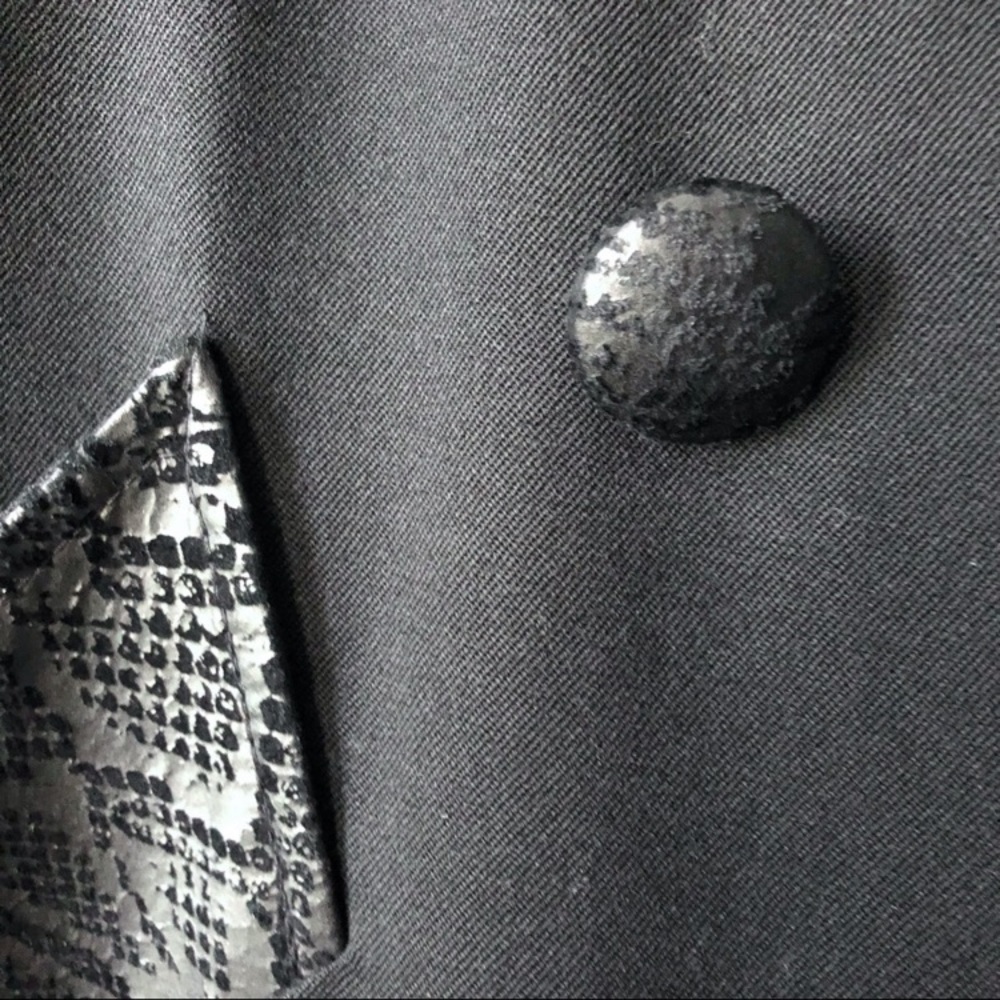 Absolutely gorgeous 80s Avant Garde Wool Coat - Picture 10 of 15